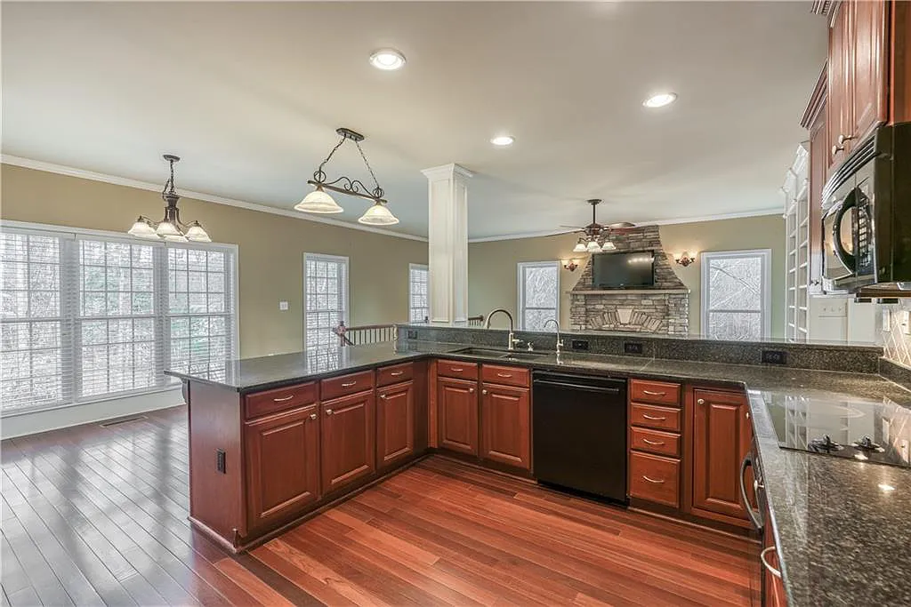 Kitchen | Real Estate Agent Smyrna GA